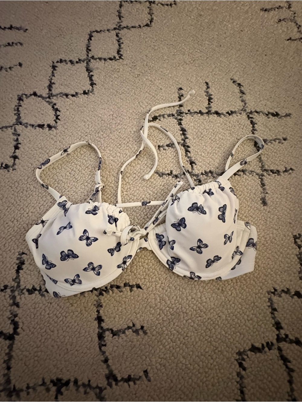 Hollister Women's White Butterfly Print bikini top
